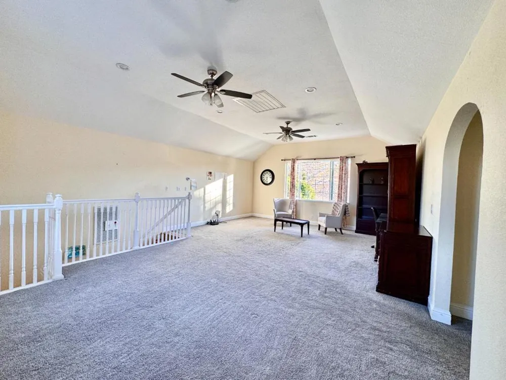 90 Adrian Dr Hollister, CA 95023