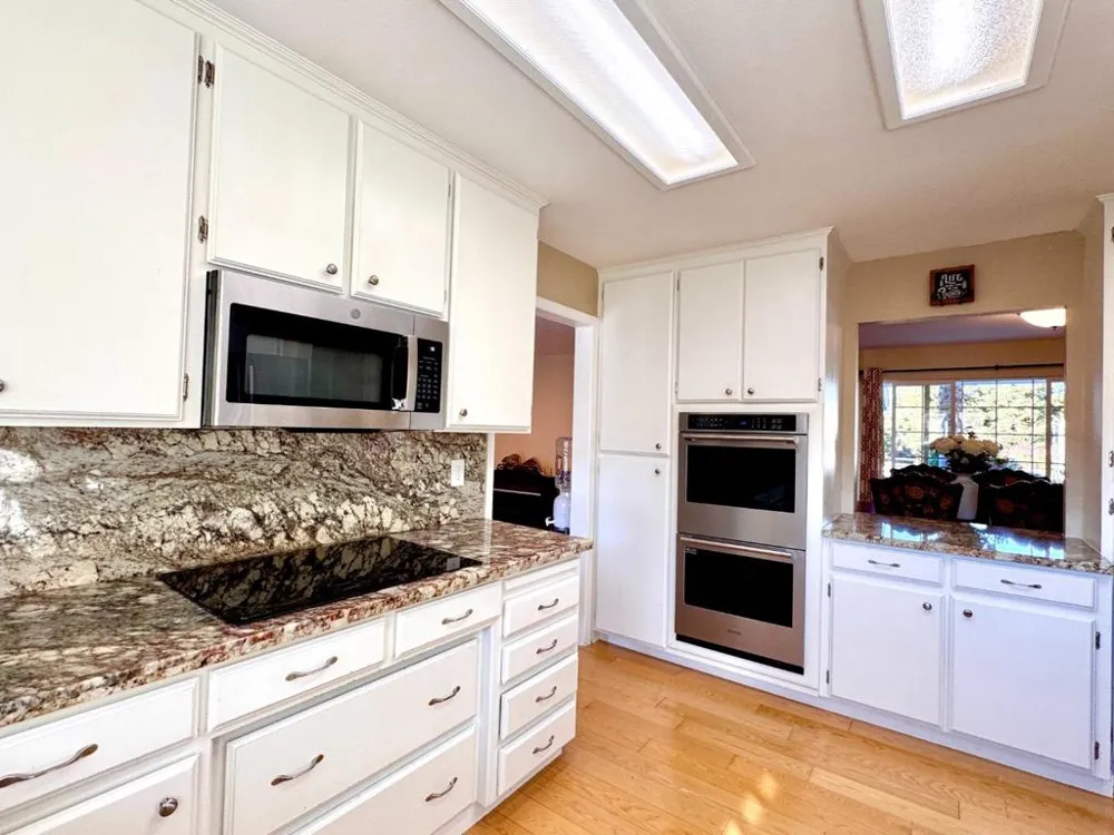 90 Adrian Dr Hollister, CA 95023