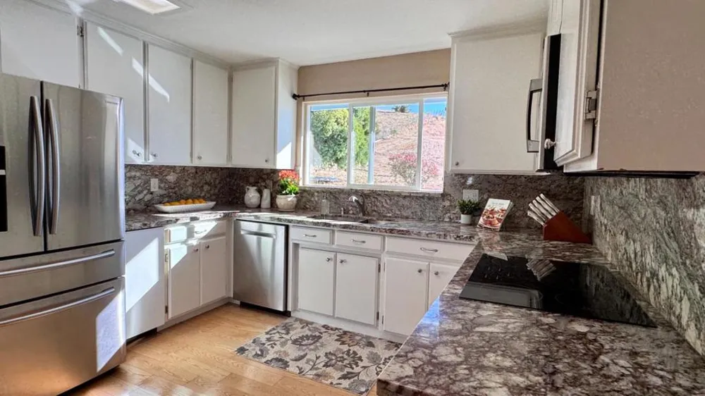 90 Adrian Dr Hollister, CA 95023