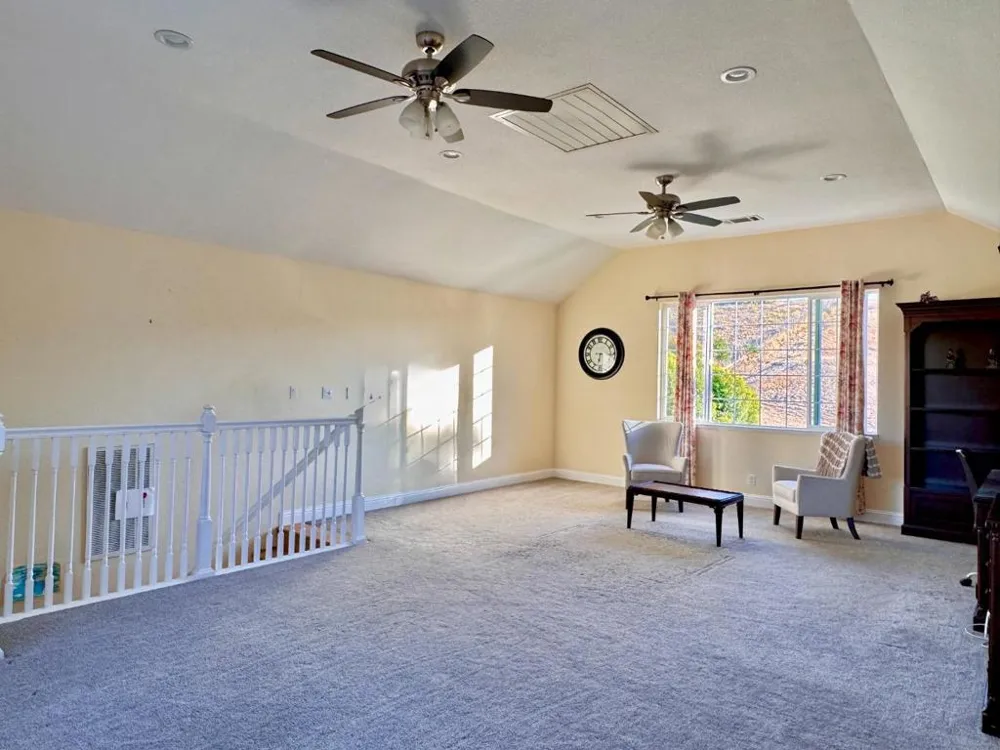 90 Adrian Dr Hollister, CA 95023