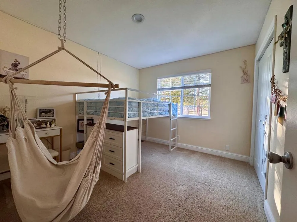 90 Adrian Dr Hollister, CA 95023