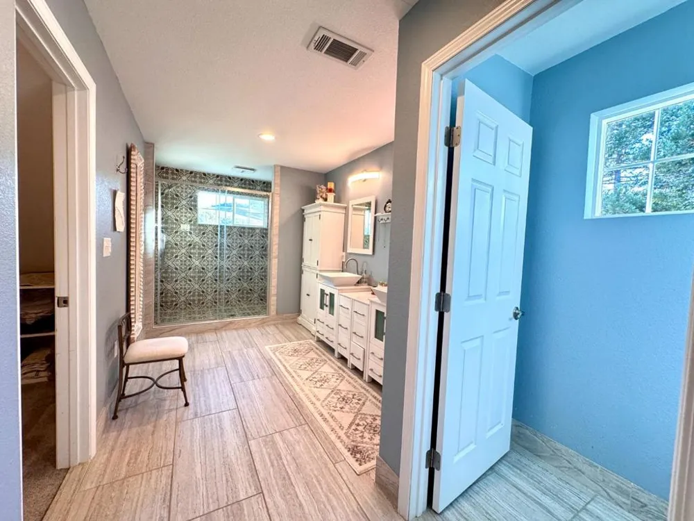 90 Adrian Dr Hollister, CA 95023