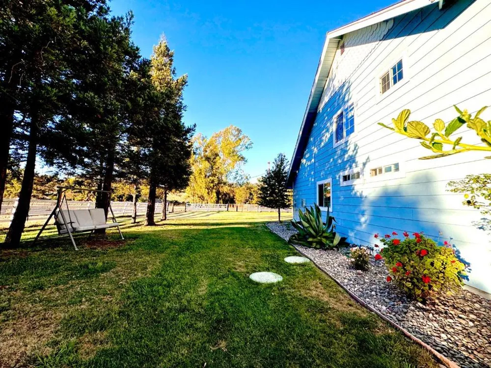 90 Adrian Dr Hollister, CA 95023