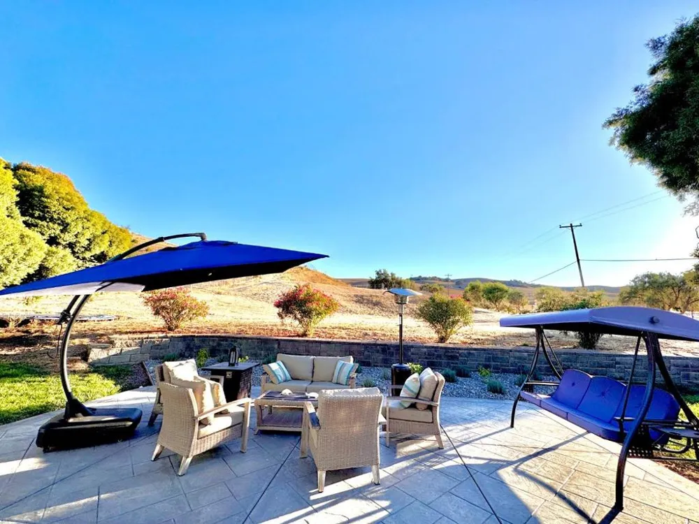 90 Adrian Dr Hollister, CA 95023