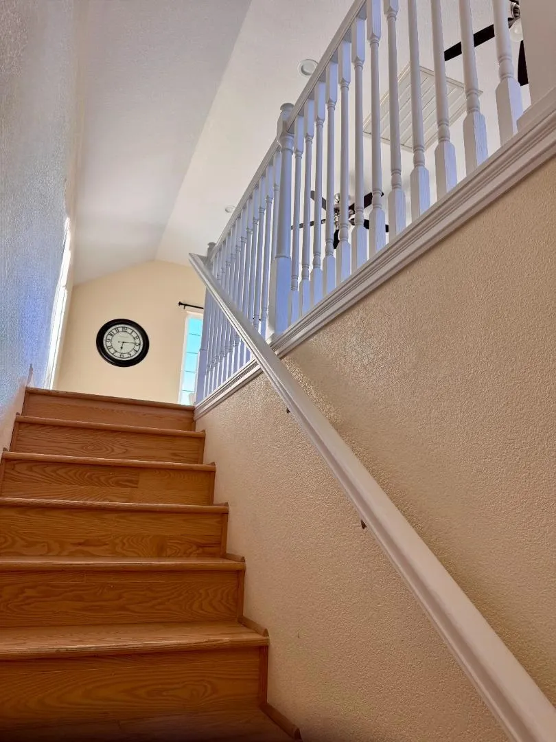 90 Adrian Dr Hollister, CA 95023