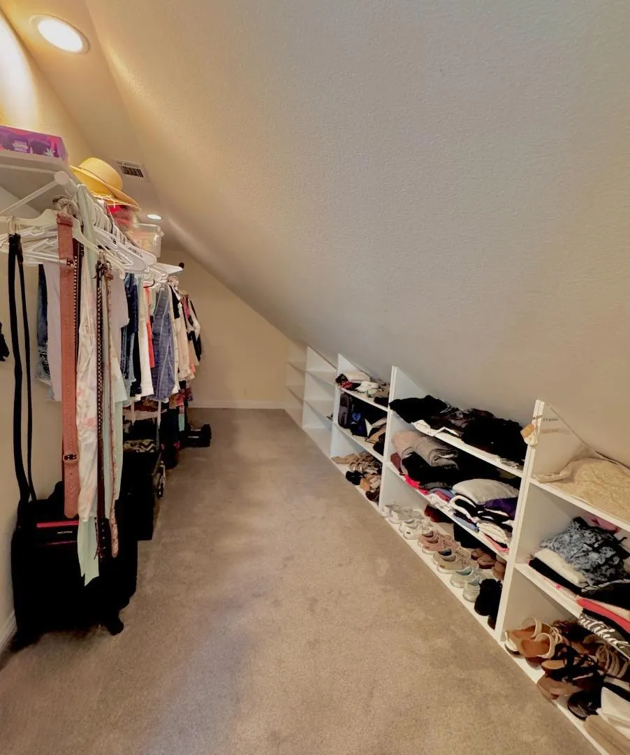 90 Adrian Dr Hollister, CA 95023