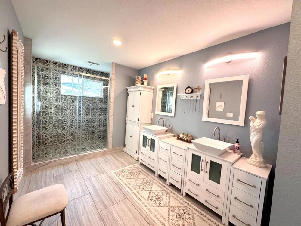 90 Adrian Dr Hollister, CA 95023