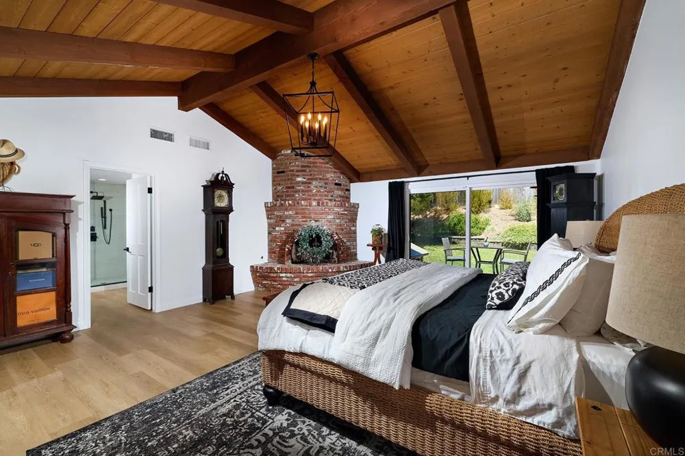 1598 Mesa Verde Drive Vista, CA 92084
