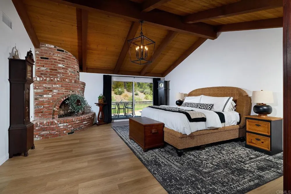 1598 Mesa Verde Drive Vista, CA 92084