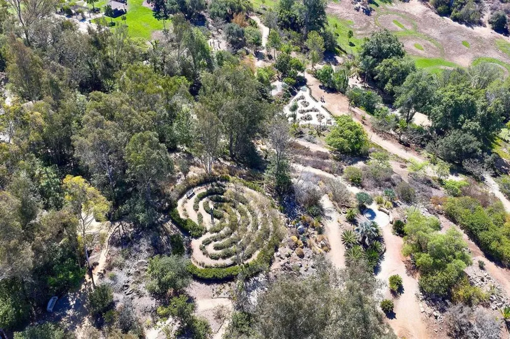 1598 Mesa Verde Drive Vista, CA 92084