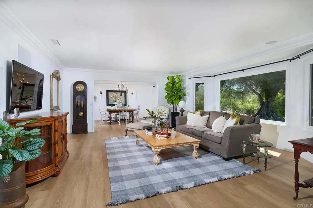 1598 Mesa Verde Drive Vista, CA 92084