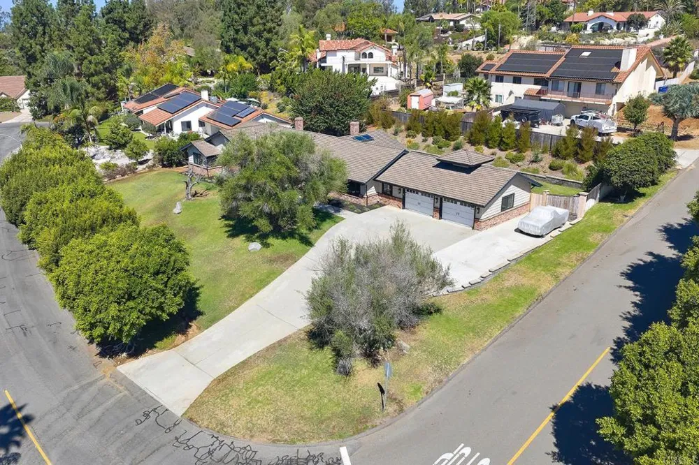 1598 Mesa Verde Drive Vista, CA 92084
