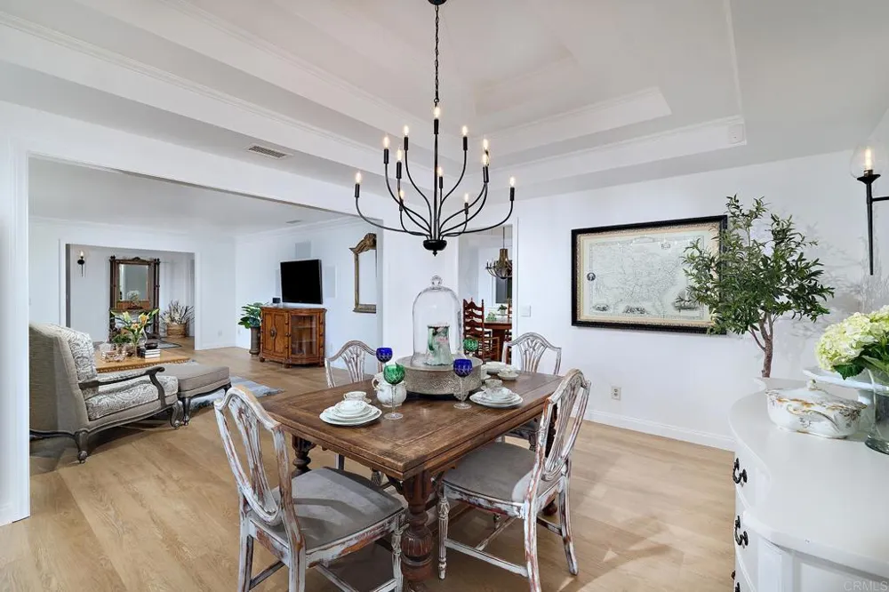 1598 Mesa Verde Drive Vista, CA 92084