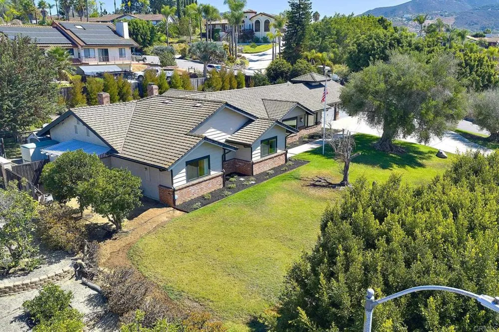 1598 Mesa Verde Drive Vista, CA 92084