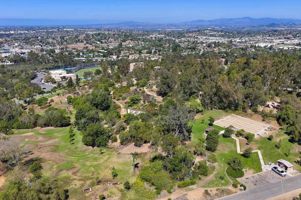 1598 Mesa Verde Drive Vista, CA 92084
