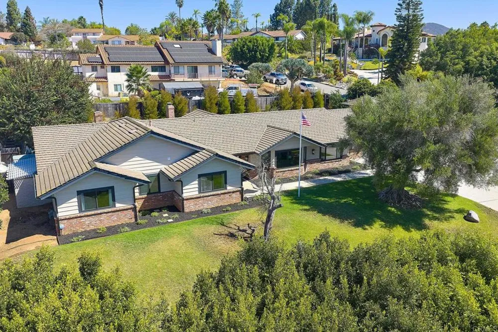 1598 Mesa Verde Drive Vista, CA 92084