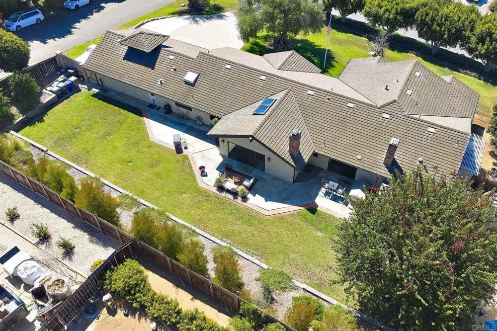 1598 Mesa Verde Drive Vista, CA 92084