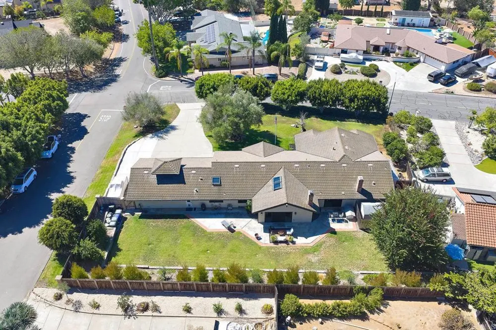 1598 Mesa Verde Drive Vista, CA 92084