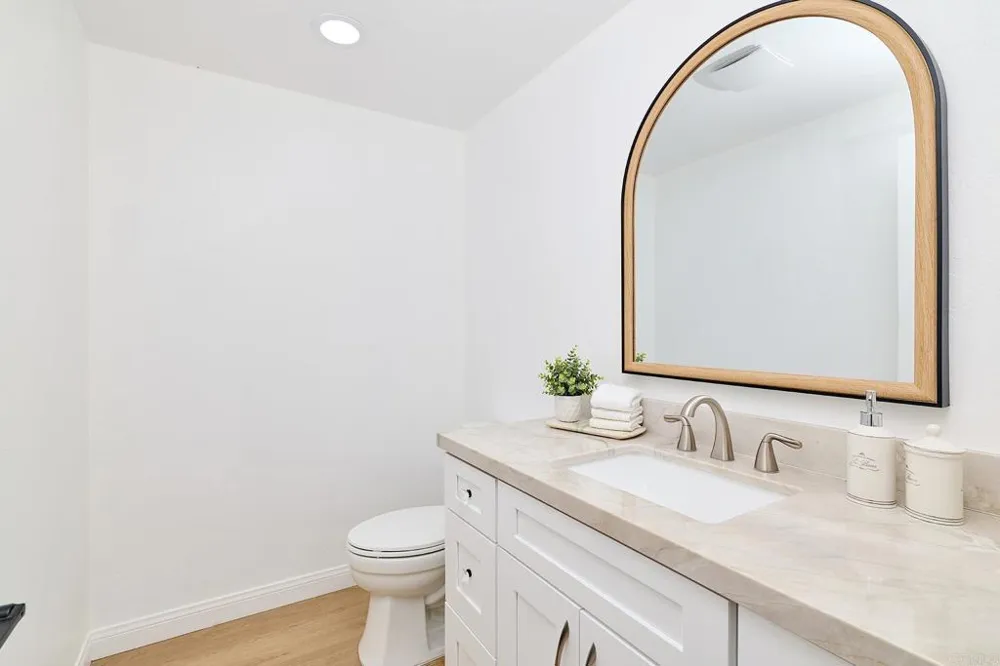 1598 Mesa Verde Drive Vista, CA 92084