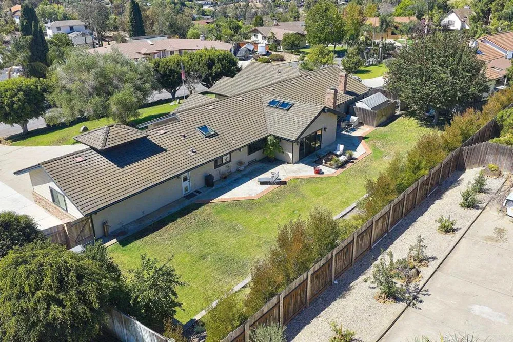 1598 Mesa Verde Drive Vista, CA 92084