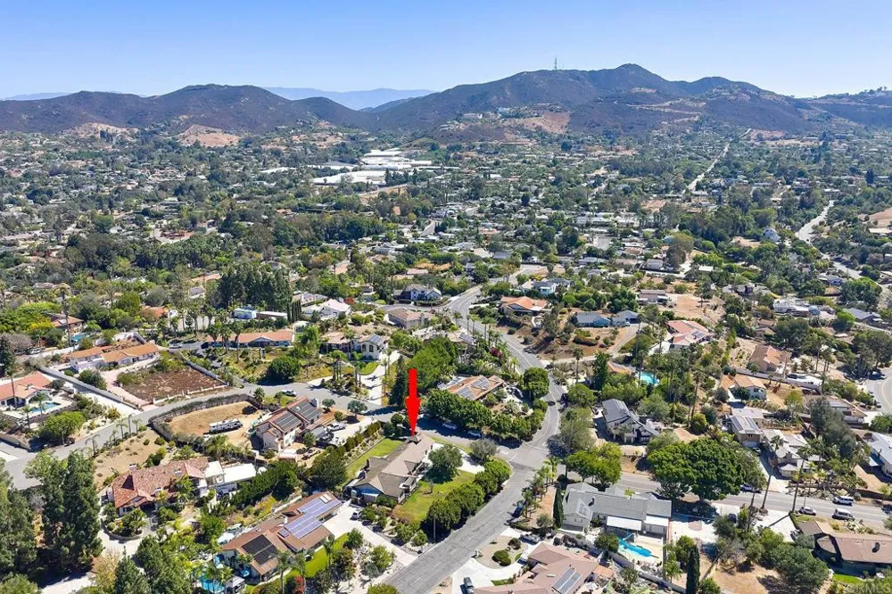1598 Mesa Verde Drive Vista, CA 92084