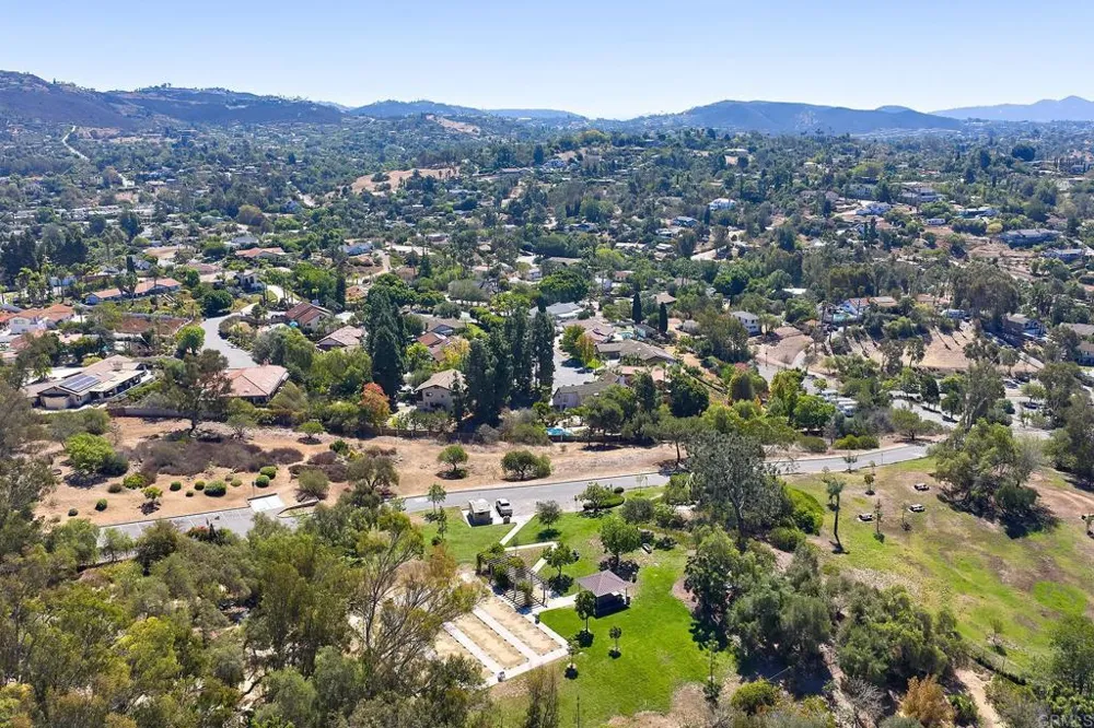 1598 Mesa Verde Drive Vista, CA 92084