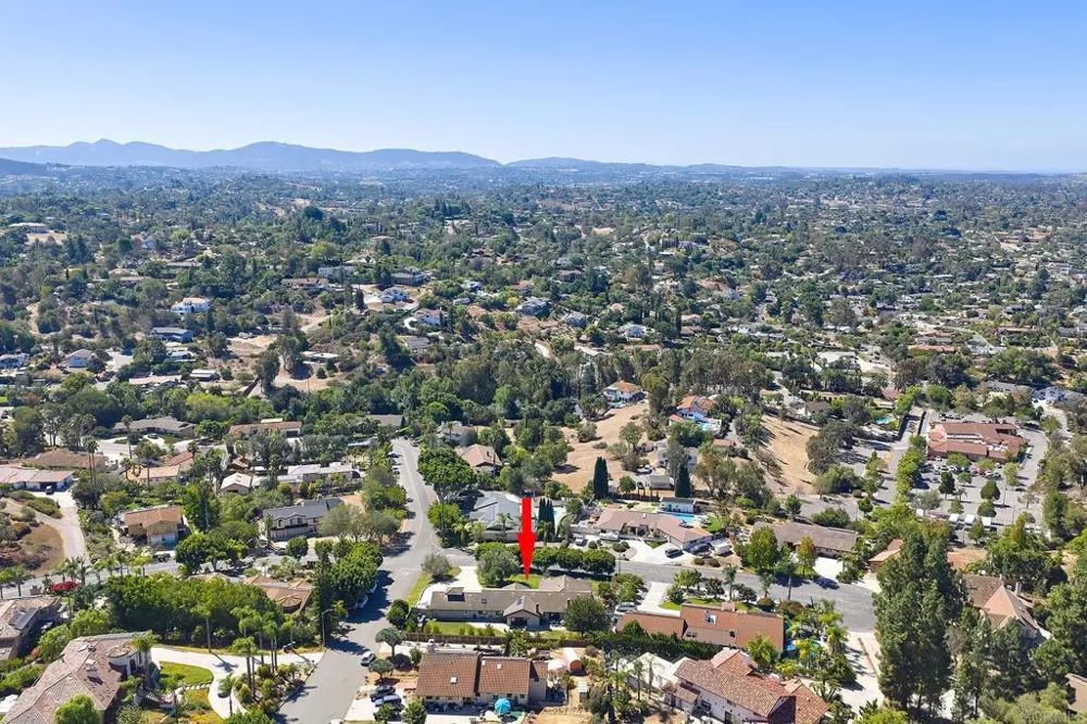1598 Mesa Verde Drive Vista, CA 92084