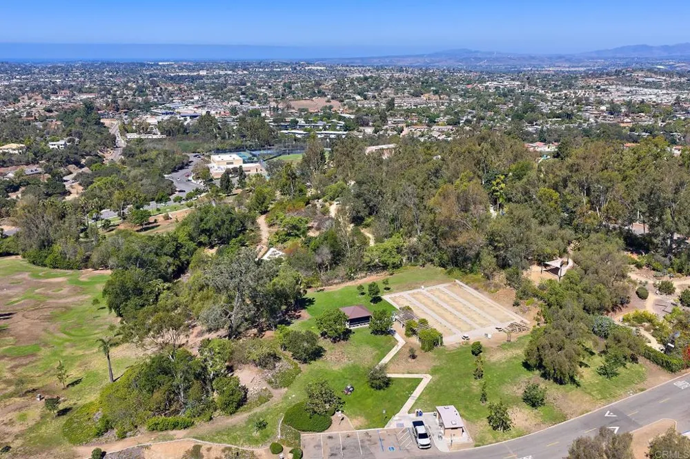 1598 Mesa Verde Drive Vista, CA 92084