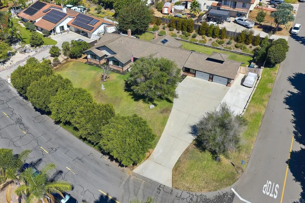 1598 Mesa Verde Drive Vista, CA 92084