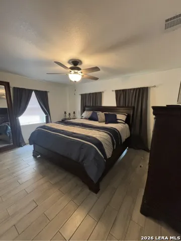 129 Halliday San Antonio, TX 78210