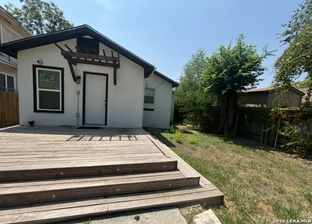 129 Halliday San Antonio, TX 78210