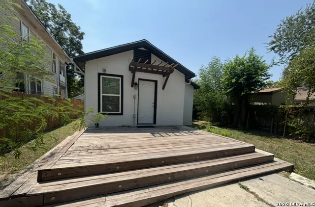 129 Halliday San Antonio, TX 78210