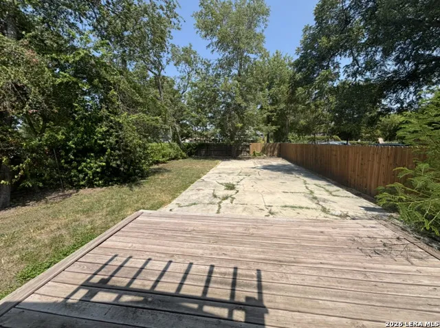 129 Halliday San Antonio, TX 78210