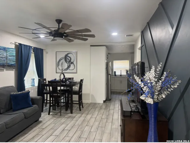 129 Halliday San Antonio, TX 78210