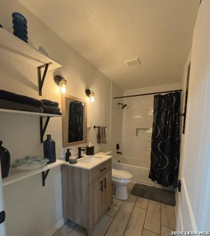 129 Halliday San Antonio, TX 78210