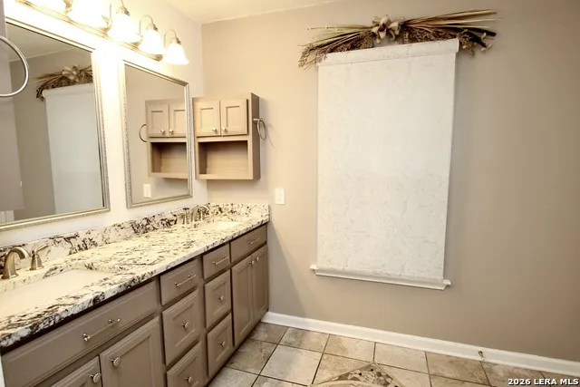 432 IRONGATE RDG San Antonio, TX 78253