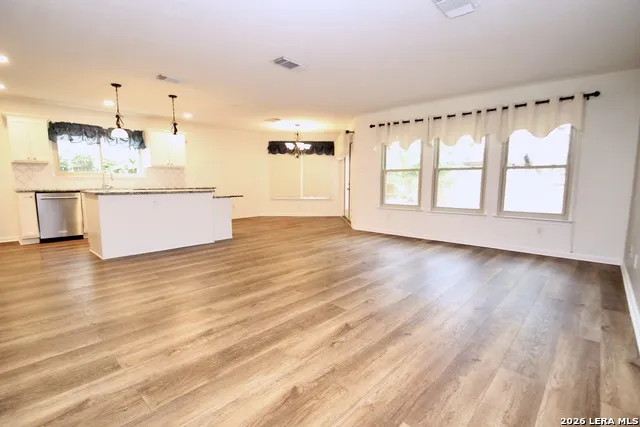 432 IRONGATE RDG San Antonio, TX 78253