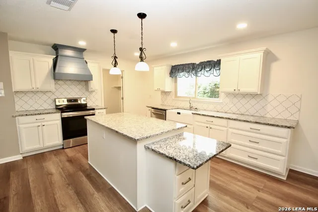432 IRONGATE RDG San Antonio, TX 78253
