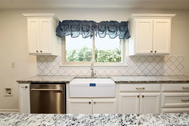 432 IRONGATE RDG San Antonio, TX 78253