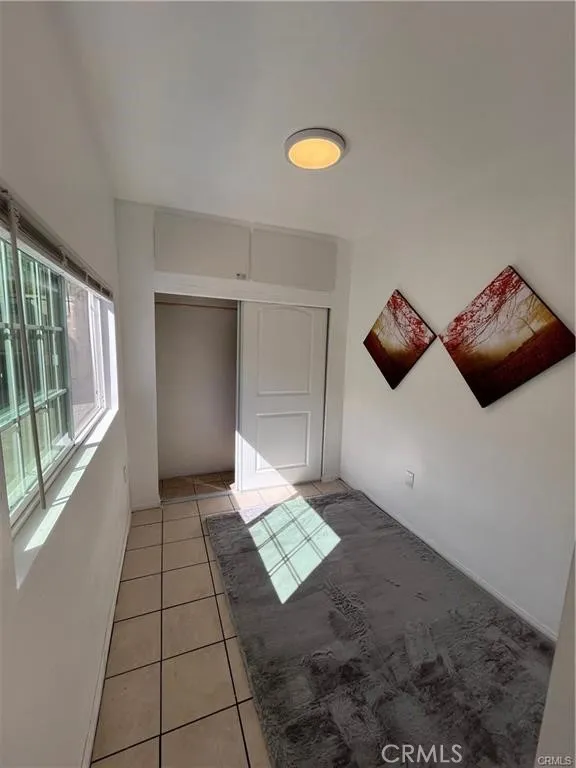8561 orion av North Hills, CA 91343