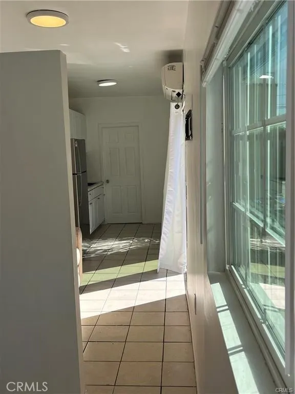 8561 orion av North Hills, CA 91343