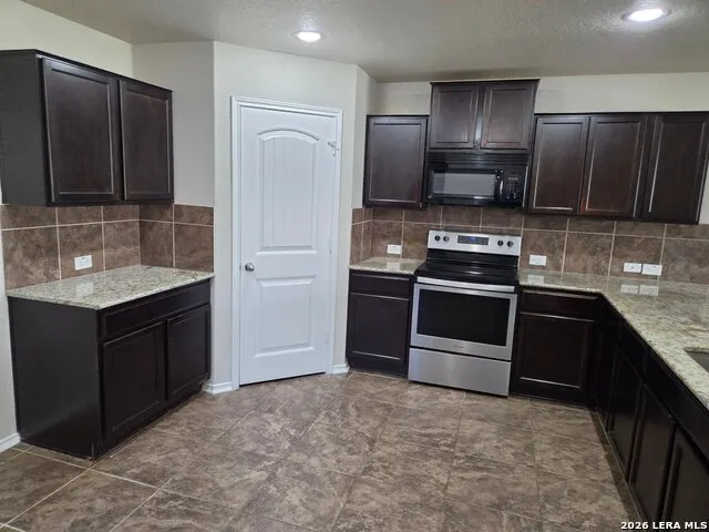 11727 Indian Camp San Antonio, TX 78245
