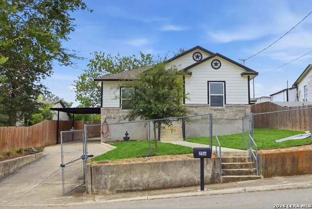 206 CHICKERING AVE San Antonio, TX 78210