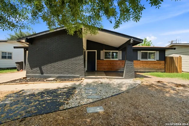 7115 CYPRESS GROVE DR San Antonio, TX 78227