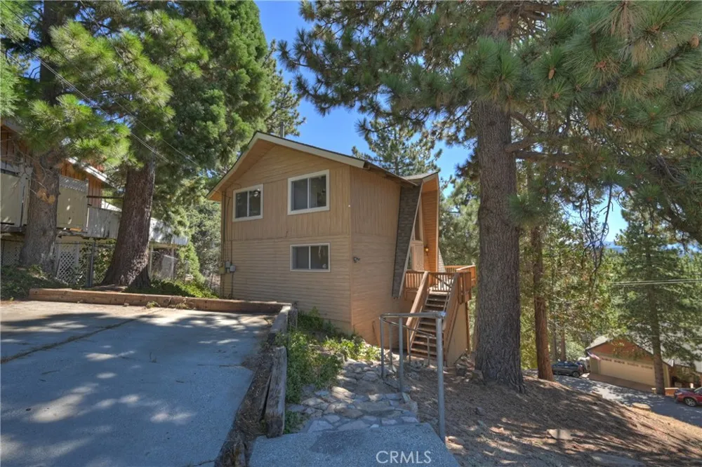 1753 Nob Hill Drive Running Springs, CA 92382
