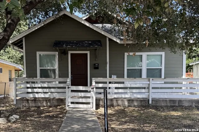 307 HELENA ST San Antonio, TX 78204