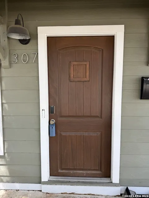 307 HELENA ST San Antonio, TX 78204