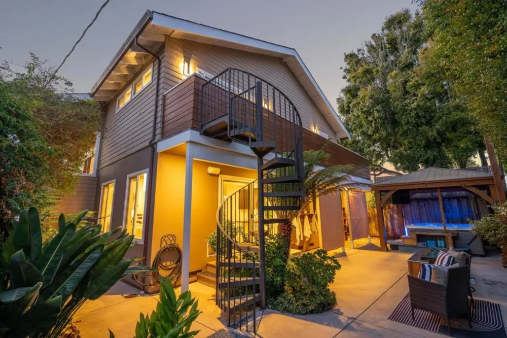 562 36th Avenue Santa Cruz, CA 95062