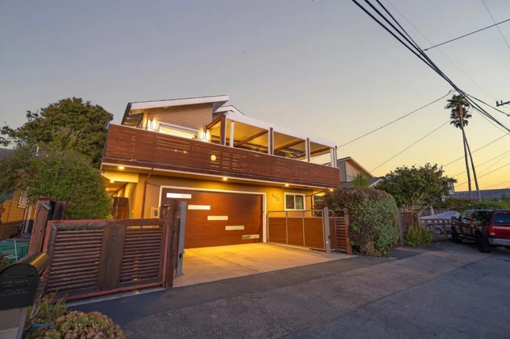 562 36th Avenue Santa Cruz, CA 95062