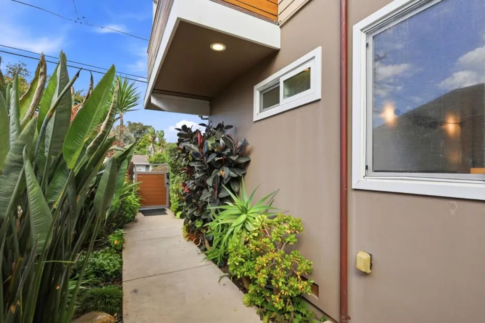 562 36th Avenue Santa Cruz, CA 95062